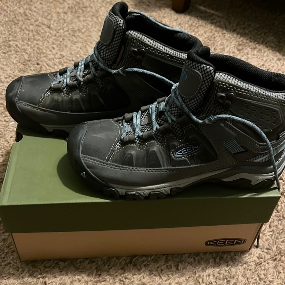 KEEN Women's Targhee 3 Mid Height Waterproof Hiking Boots